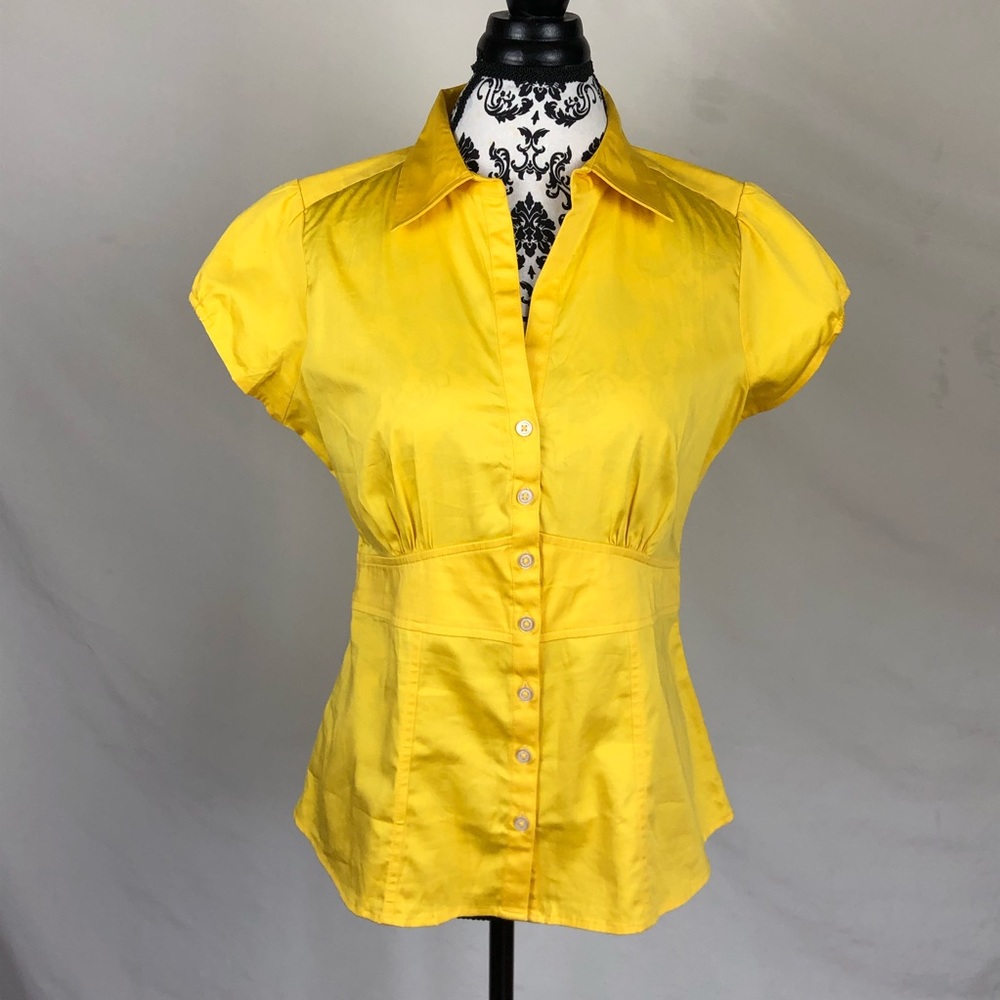 Banana Republic short sleeve Button Down Shirt